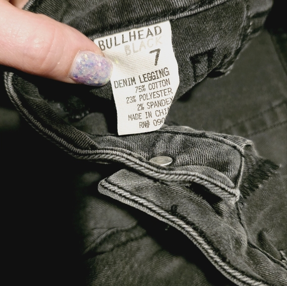 Bullhead black Denim skinny jeans. Size 7 - Picture 5 of 6